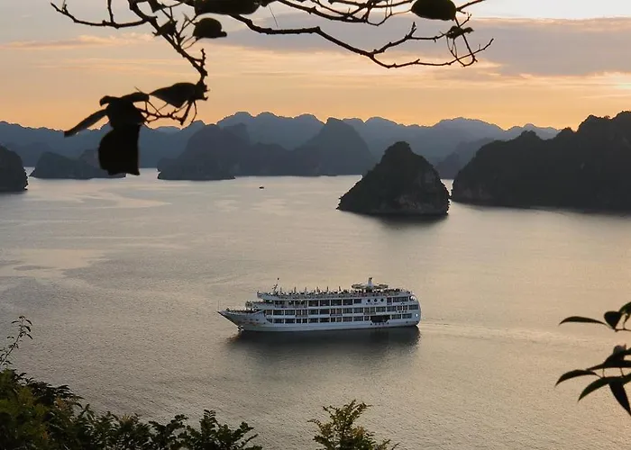 Summer Light Legend Cruise * Hạ Long