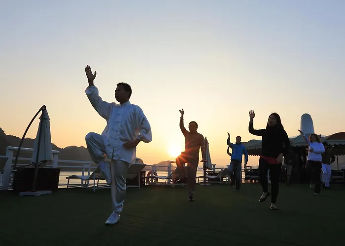 Botel Summer Light Legend Cruise Hạ Long